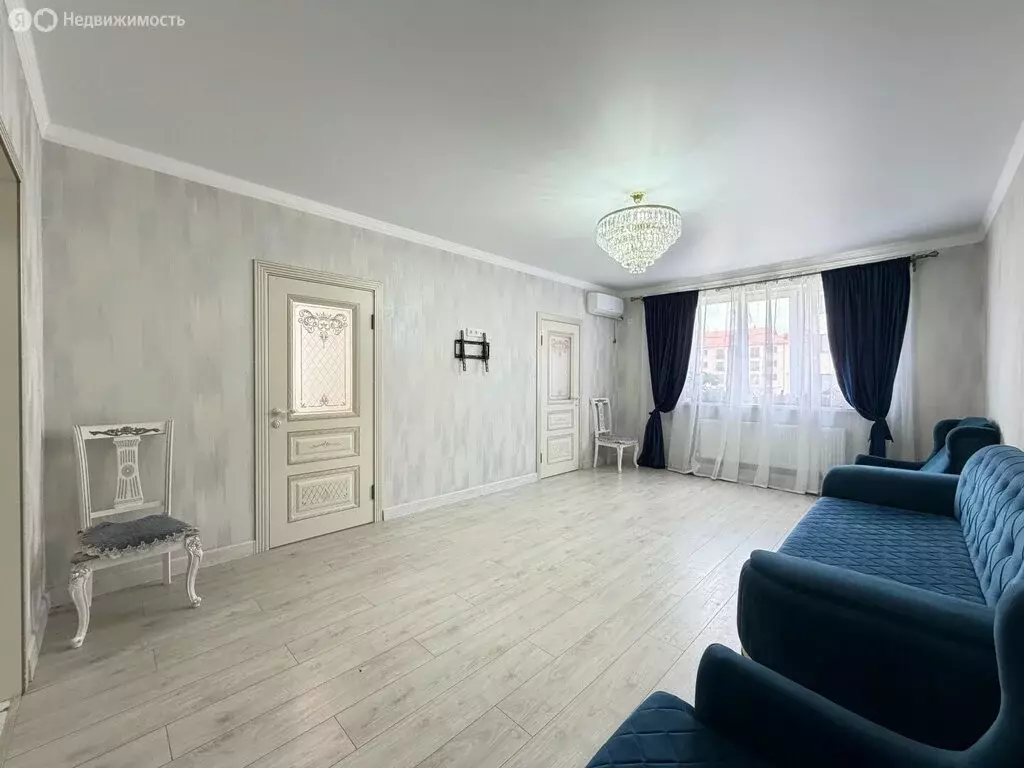 4-комнатная квартира: Нальчик, улица Шогенова, 55к49 (91 м) - Фото 1