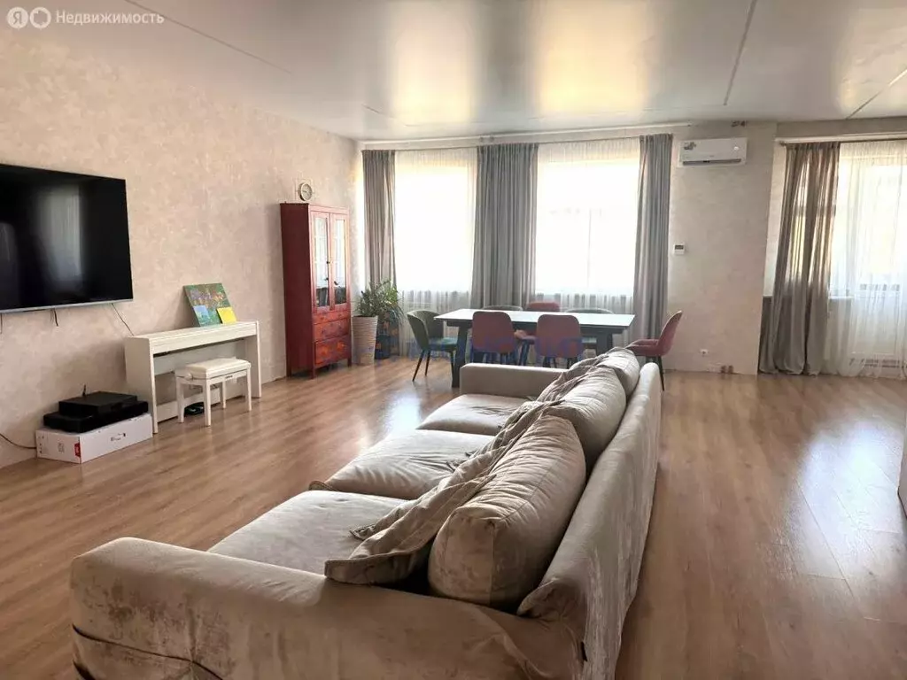 3-комнатная квартира: Нижний Новгород, улица Коминтерна, 127 (142.5 м) - Фото 1