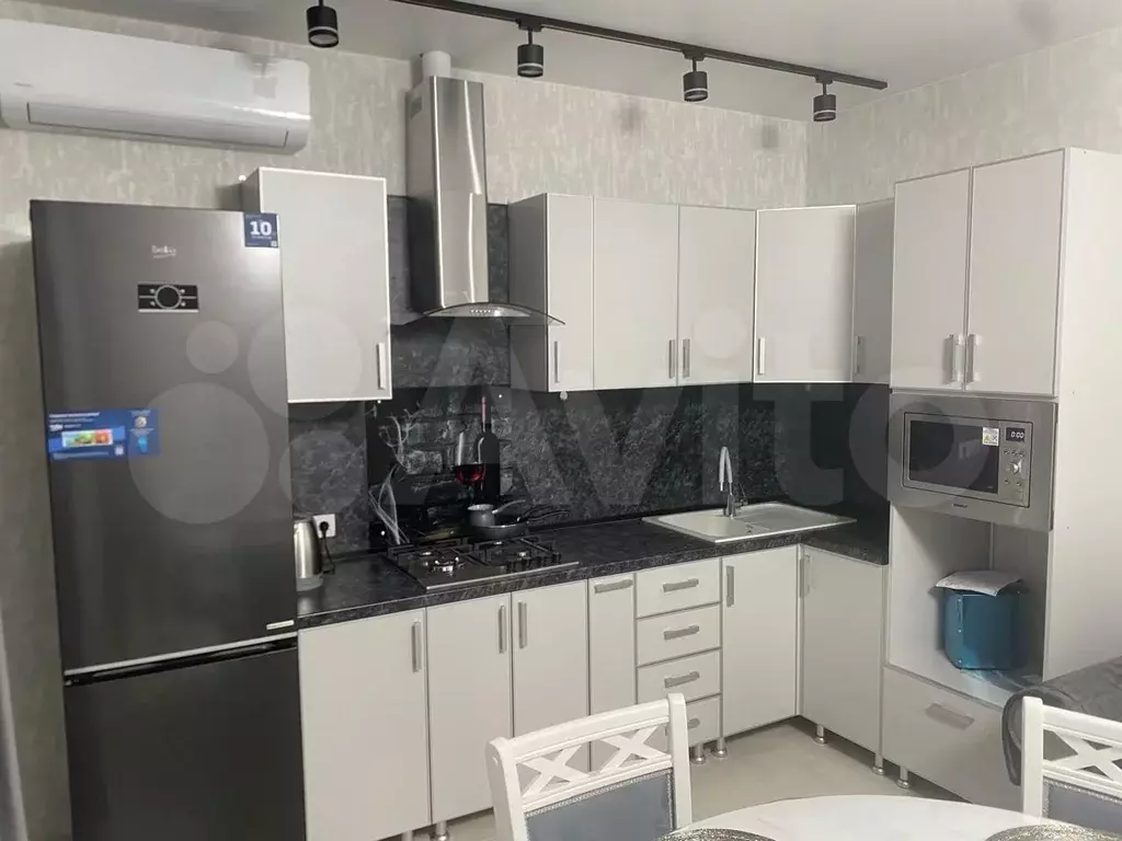 2-к. квартира, 55 м, 3/3 эт. - Фото 1