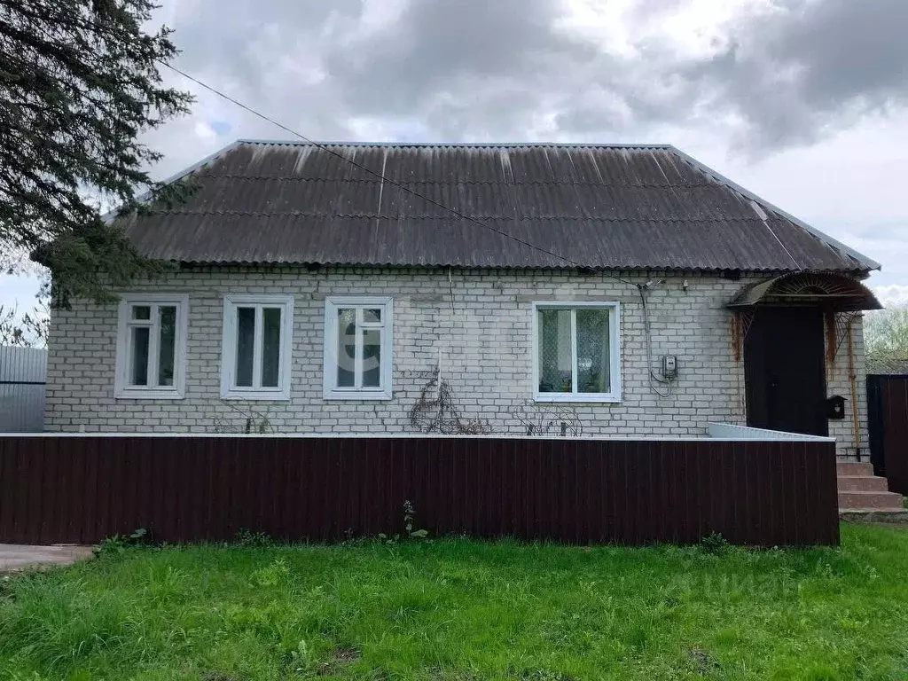 Дом в Брянская область, Карачевское городское поселение, с. Бережок ... - Фото 0