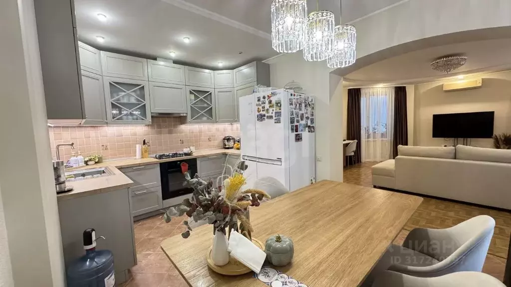 3-к кв. Татарстан, Казань ул. Четаева, 4 (82.4 м) - Фото 0