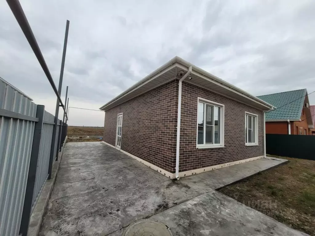 Дом в Краснодарский край, Ейск ул. А. Голицына (80 м) - Фото 1