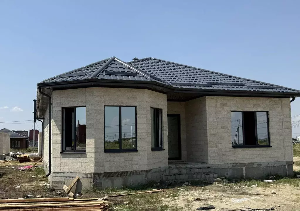 Дом в Ставропольский край, Невинномысск ПРП мкр,  (130 м) - Фото 1