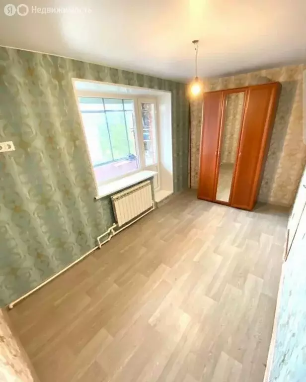 3-комнатная квартира: Ломоносов, улица Победы, 21 (52 м) - Фото 0