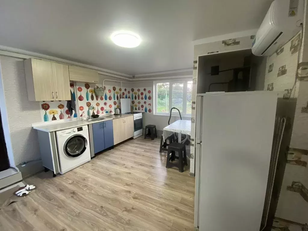 Дом в Краснодарский край, Белореченск Больничная ул., 84 (50 м) - Фото 1