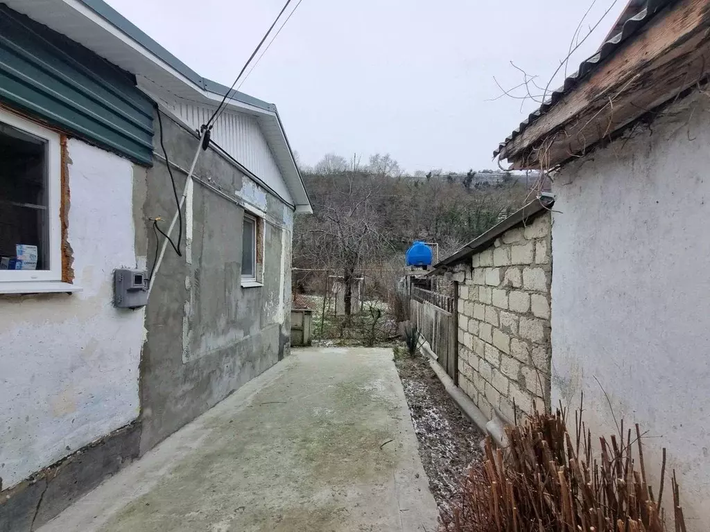 Дом в Крым, Бахчисарайский район, Красномакское с/пос, с. Залесное ул. ... - Фото 2