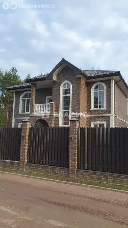 Дом в Всеволожск, проспект Гончарова (302 м) - Фото 1