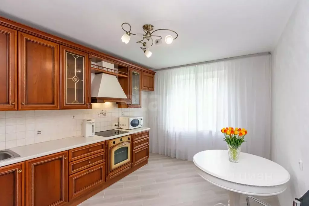 2-к кв. Тюменская область, Тюмень Магнитогорская ул., 4 (64.5 м) - Фото 1