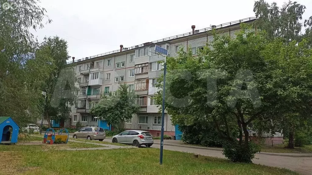 3-комнатная квартира: Омск, посёлок Амурский, улица Багратиона, 84 ... - Фото 0