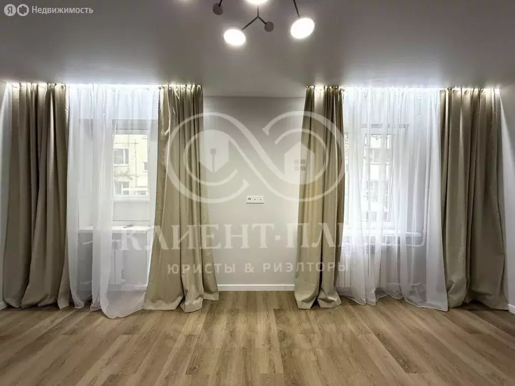 2-комнатная квартира: Южно-Сахалинск, улица Ленина, 325А (52 м) - Фото 0