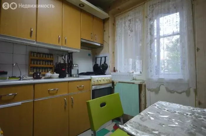 3-комнатная квартира: Евпатория, улица 60 лет ВЛКСМ, 16 (57.3 м) - Фото 2