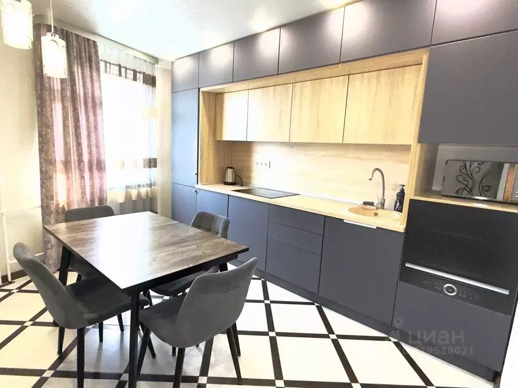 2-к кв. Мордовия, Саранск ул. Васенко, 7Гк1 (70.0 м) - Фото 1