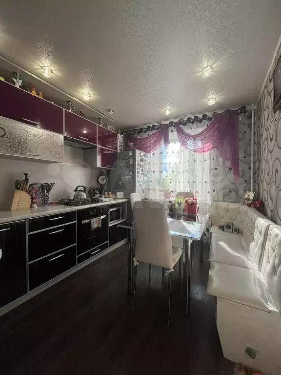 3-к. квартира, 60,4 м, 2/9 эт. - Фото 0