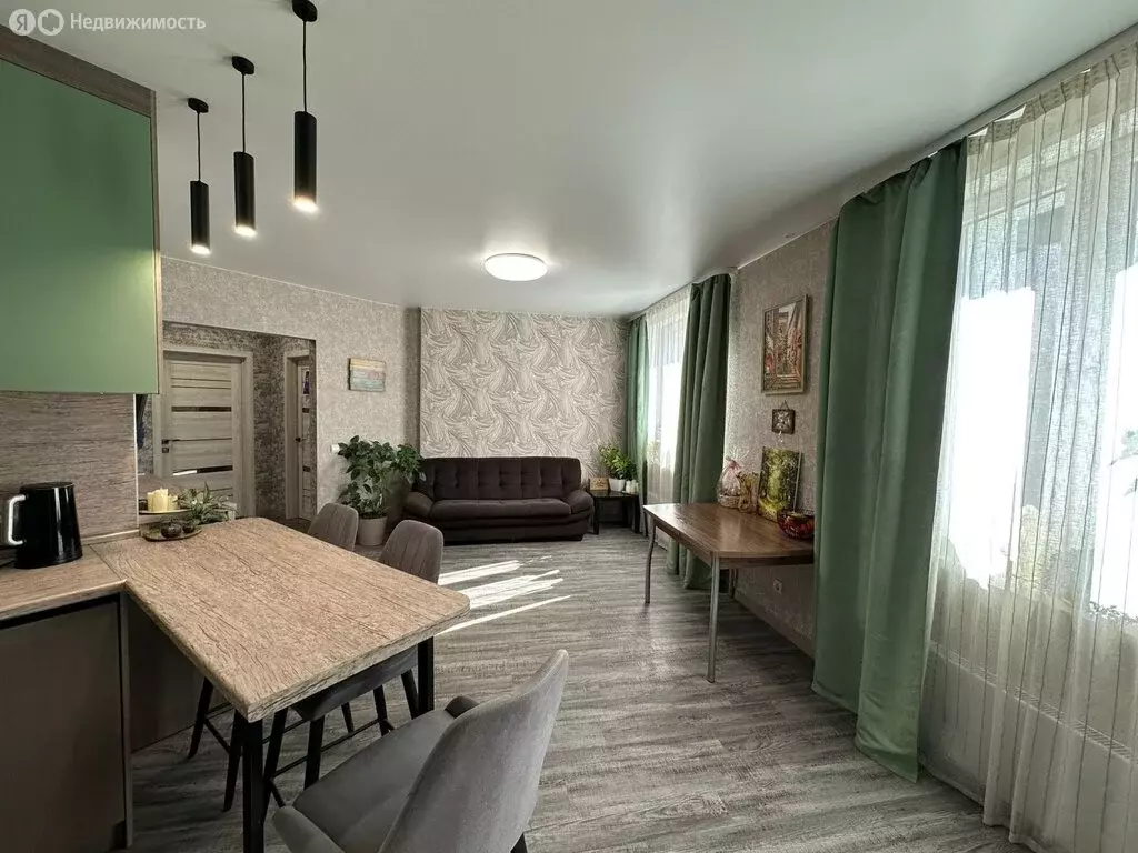 4-комнатная квартира: Красноярск, Октябрьская улица, 6 (95.1 м) - Фото 1