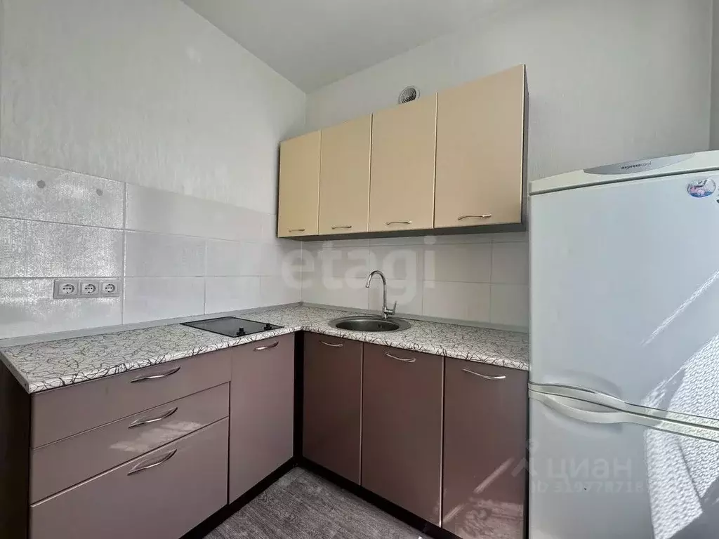 2-к кв. Тюменская область, Тюмень ул. Орджоникидзе, 56А (45.0 м) - Фото 1