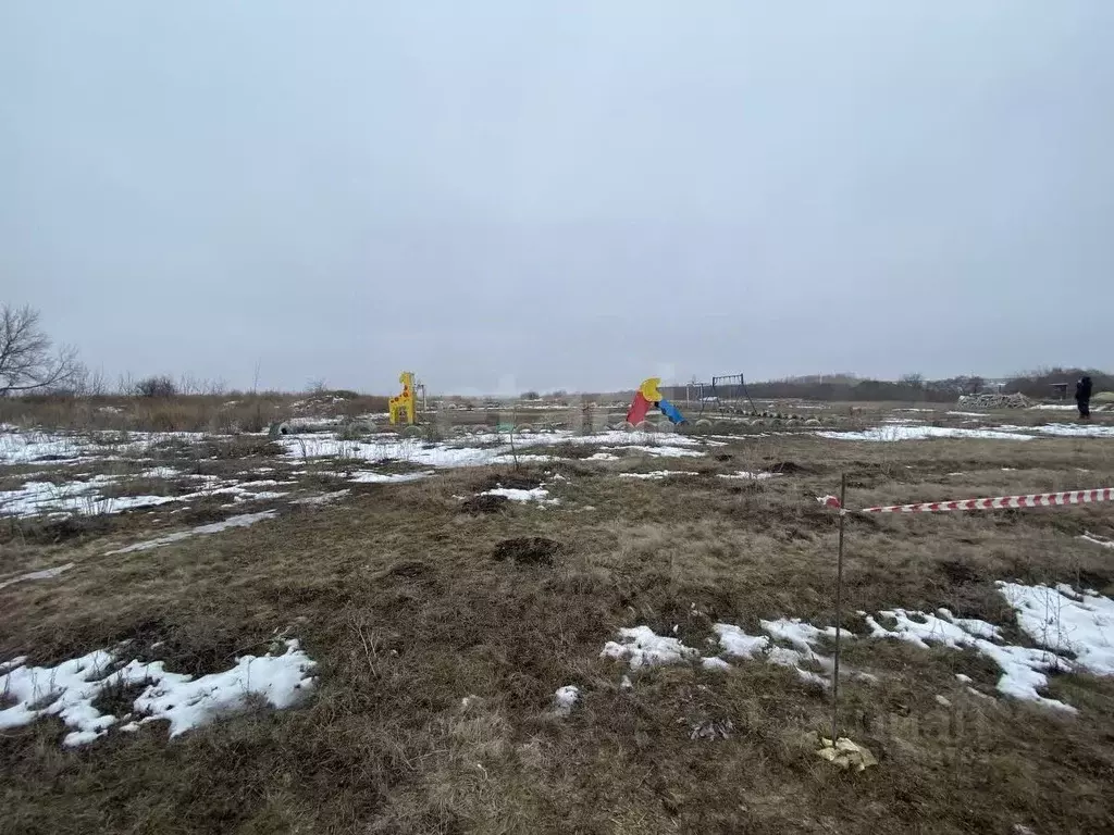 Участок в Саратовская область, Красноармейск Южный пер. (10.0 сот.) - Фото 0