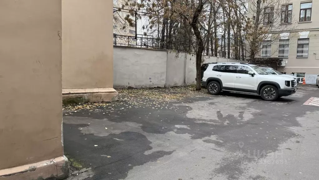 Гараж в Москва Кутузовский просп., 33 (12 м) - Фото 1