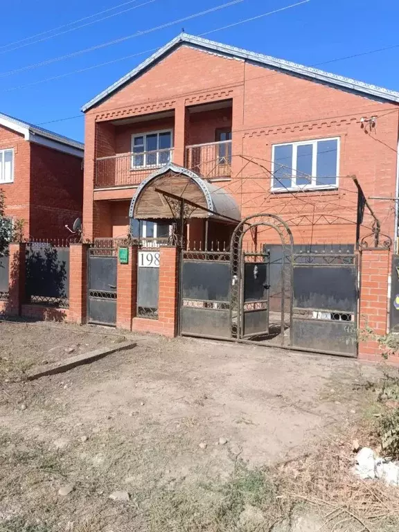 Дом в Краснодарский край, Каневская ст-ца ул. Пушкина (252 м) - Фото 1