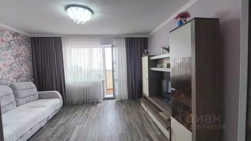 2-к кв. Омская область, Омск Спортивная ул., 52 (60.2 м) - Фото 0