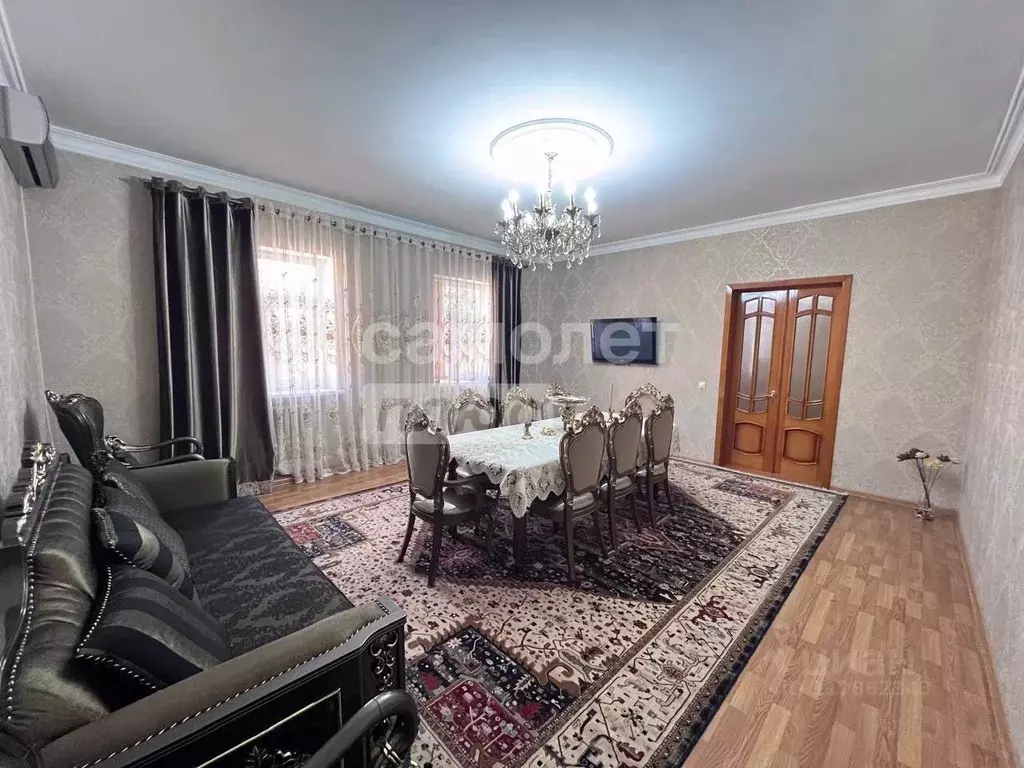Дом в Дагестан, Дербент ул. Имени Надыра Эмиргамзаева, 42В (240 м) - Фото 0