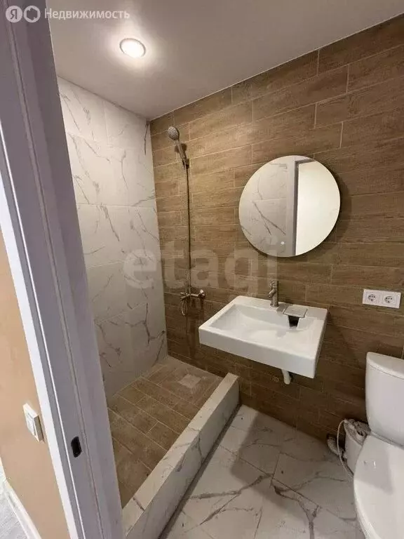 Квартира-студия: Тюмень, улица Мельникайте, 44А (13.7 м) - Фото 0