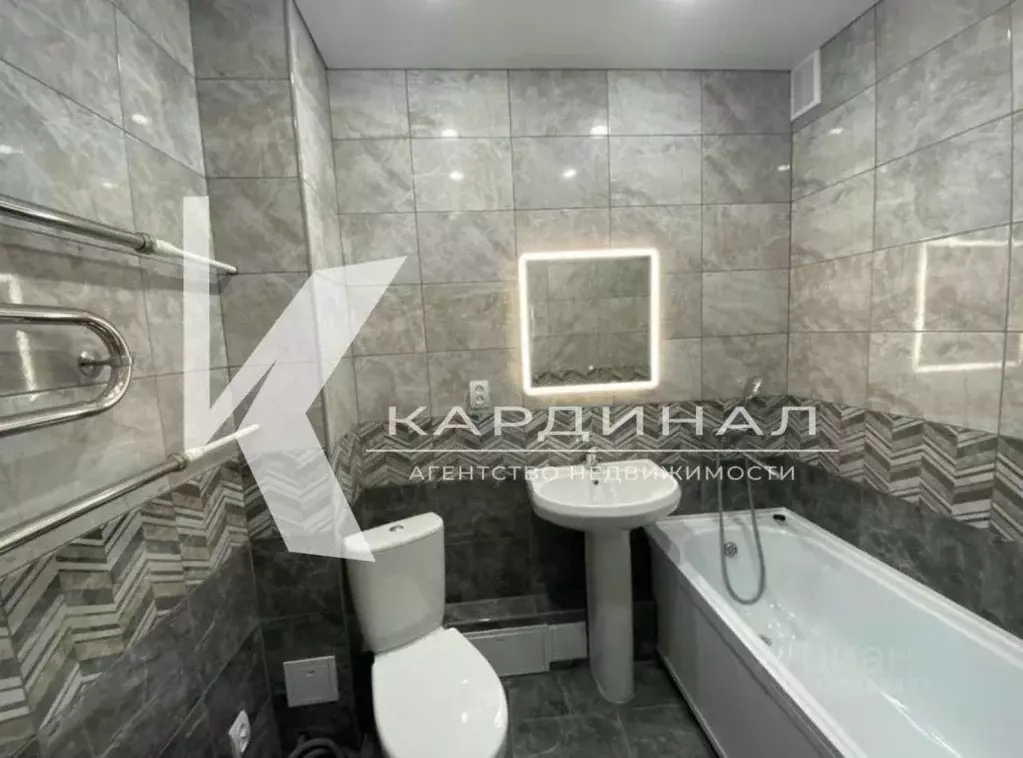 1-к кв. Белгородская область, Старый Оскол Молодогвардеец мкр, 13 ... - Фото 0