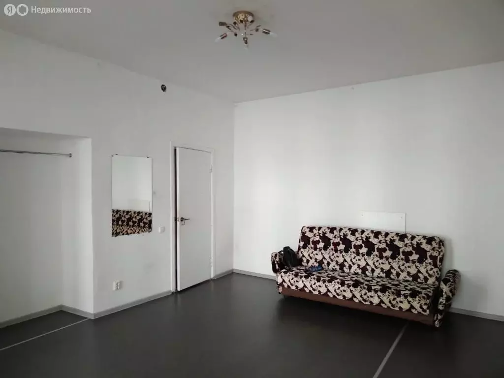 3-комнатная квартира: Санкт-Петербург, улица Глинки, 3-5-7 (82.1 м) - Фото 1