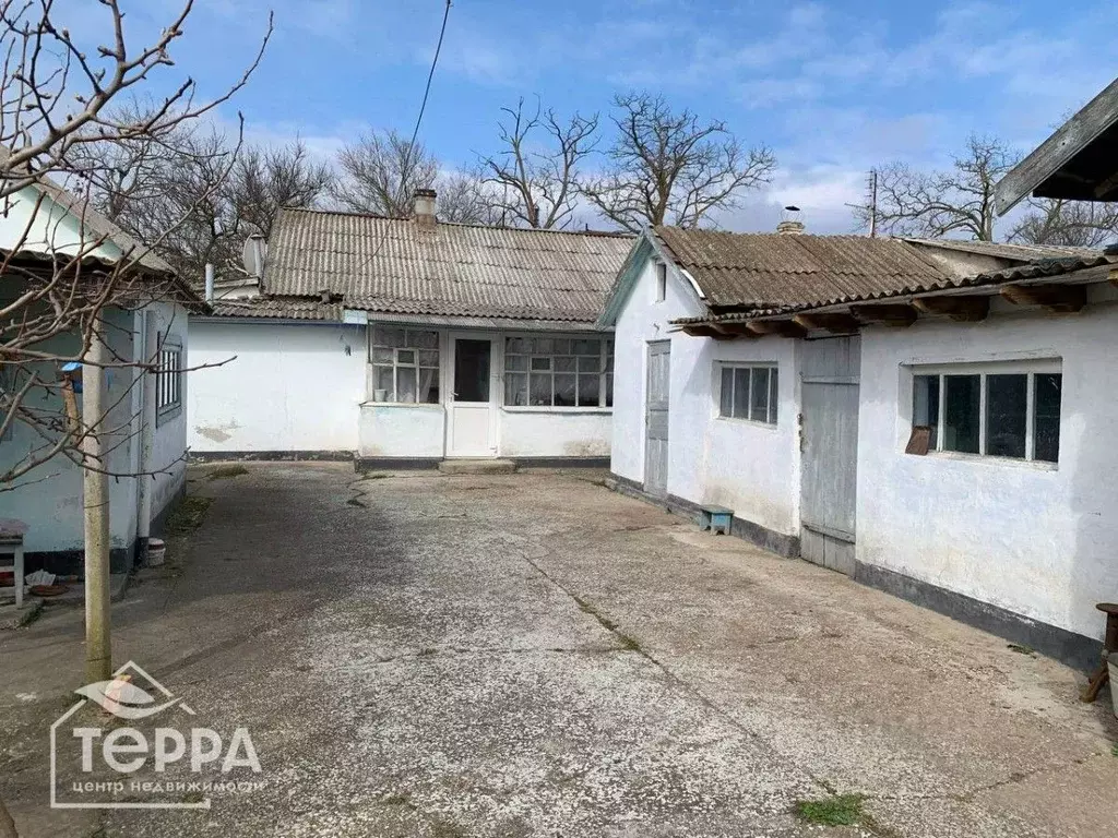 Дом в Крым, Черноморский район, с. Далекое ул. Мичурина, 20 (60 м) - Фото 1