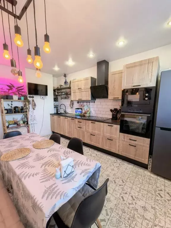3-к кв. Московская область, Химки ул. Академика Грушина, 10 (81.6 м) - Фото 1