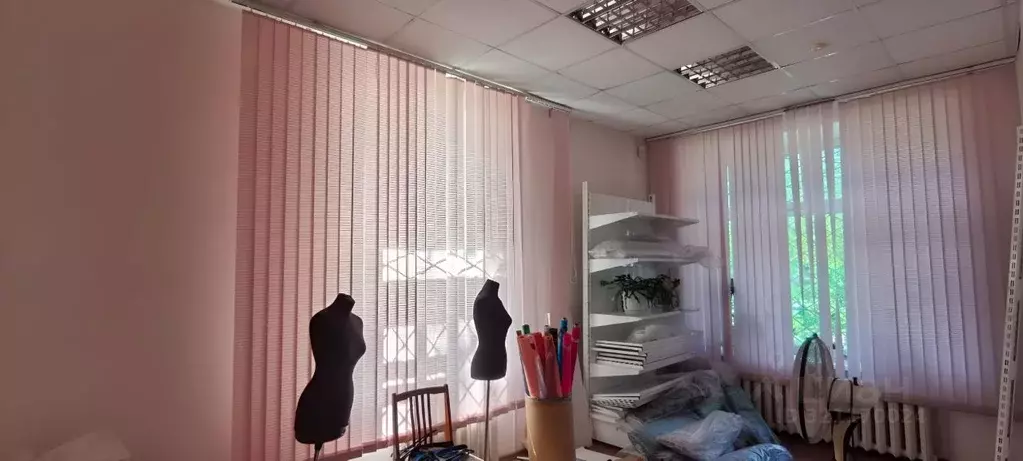 Торговая площадь в Свердловская область, Асбест просп. Ленина, 10 (75 ... - Фото 1