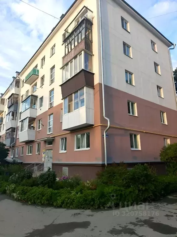 1-к кв. Свердловская область, Верхняя Пышма ул. Уральских Рабочих, 29 ... - Фото 0