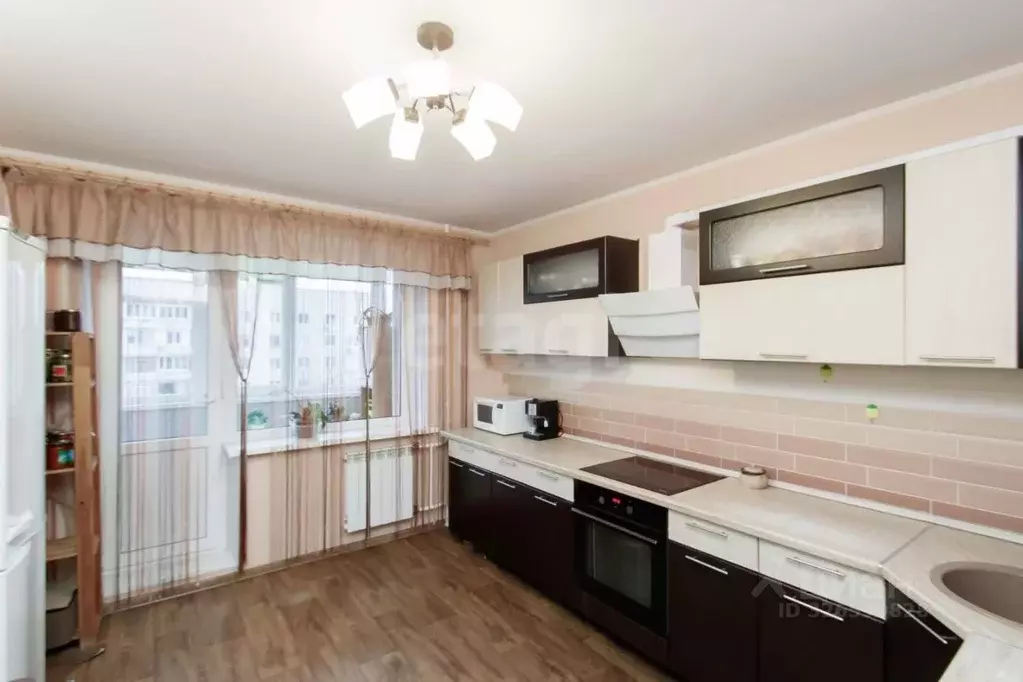 4-к кв. Тюменская область, Тюмень 6-й мкр, проезд 9 Мая, 7 (110.5 м) - Фото 1