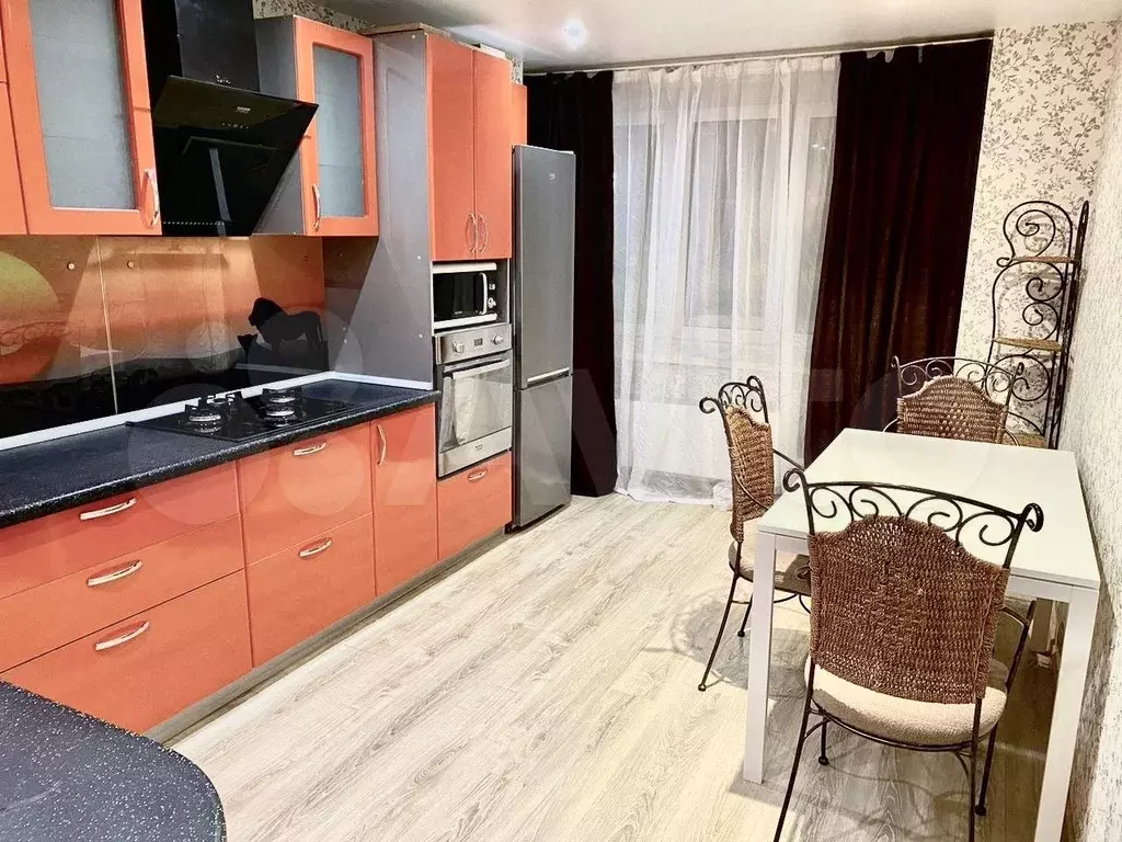 1-к. квартира, 50 м, 1/10 эт. - Фото 1