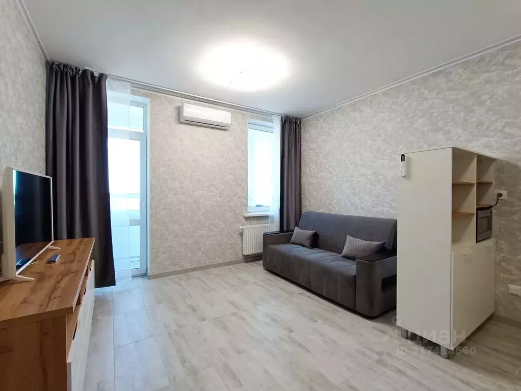 Студия Свердловская область, Екатеринбург ул. Азина, 22/7 (30.0 м) - Фото 1