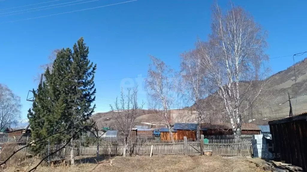 Дом в Алтай, Усть-Коксинский район, с. Чендек  (100 м) - Фото 1
