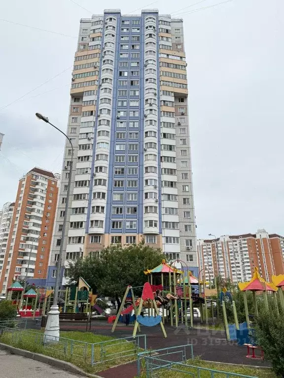 3-к кв. Москва просп. Защитников Москвы, 7к1 (89.1 м) - Фото 0