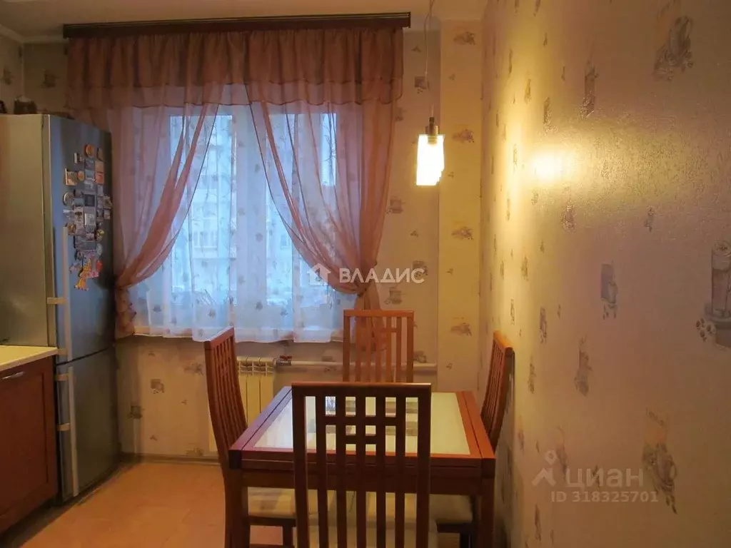 4-к кв. Красноярский край, Красноярск ул. Кутузова, 87а (82.3 м) - Фото 0
