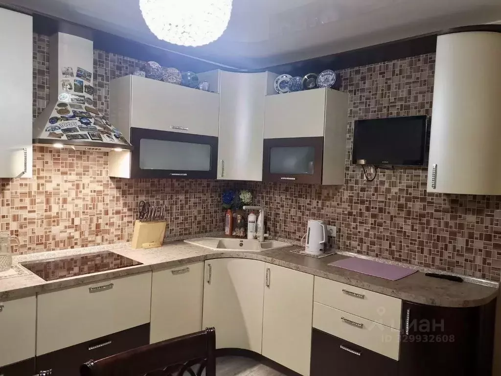 4-к кв. Тюменская область, Тюмень ул. 50 лет Октября, 74к2 (105.0 м) - Фото 1