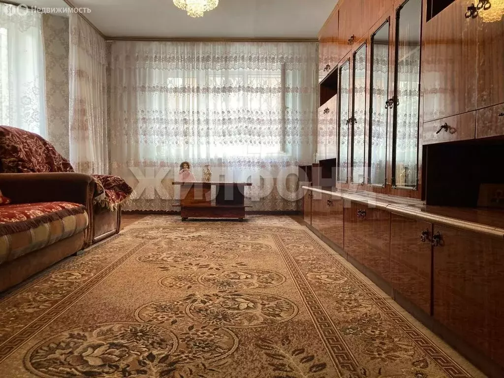 1-комнатная квартира: Новосибирск, улица Революции, 10 (43.1 м) - Фото 1