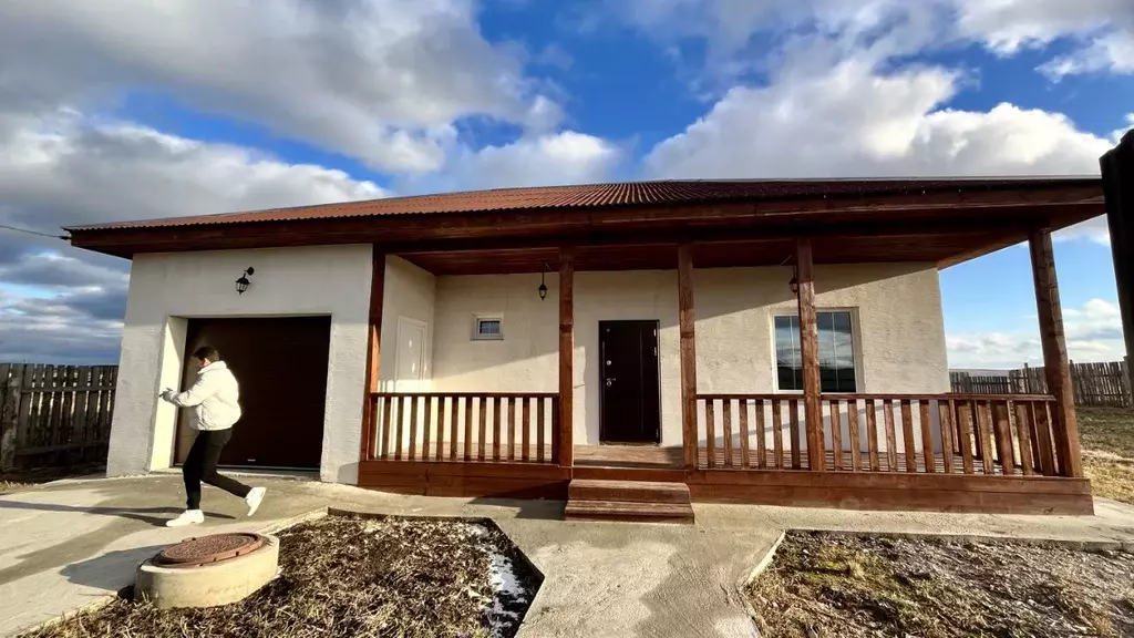 Дом в Иркутская область, Иркутский муниципальный округ, д. Грановщина  ... - Фото 1