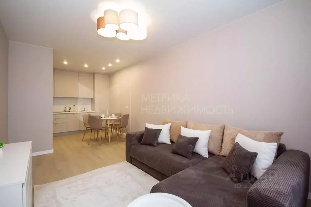 2-к кв. Тюменская область, Тюмень ул. Республики, 204к3 (100.0 м) - Фото 2