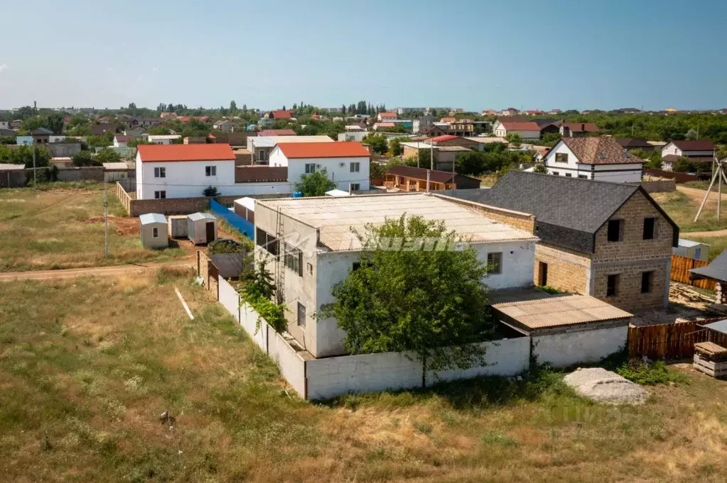 Дом в Крым, Сакский район, Новофедоровка пгт ул. Пехотинцев, 6 (289 м) - Фото 1