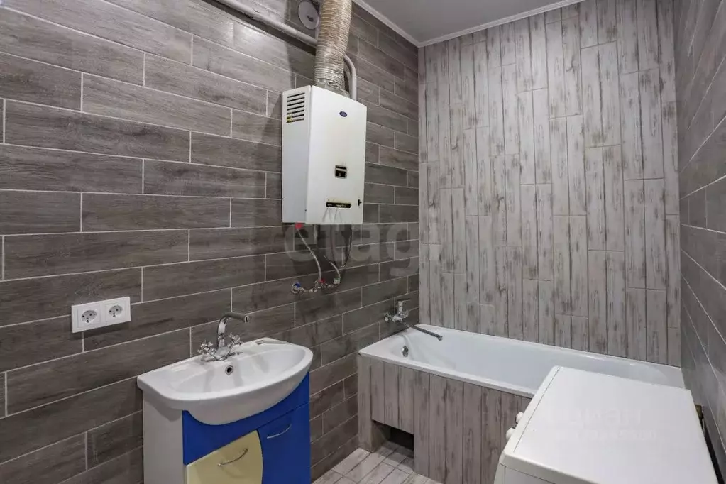 3-к кв. Саратовская область, Саратов ул. Танкистов, 73а (58.0 м) - Фото 2