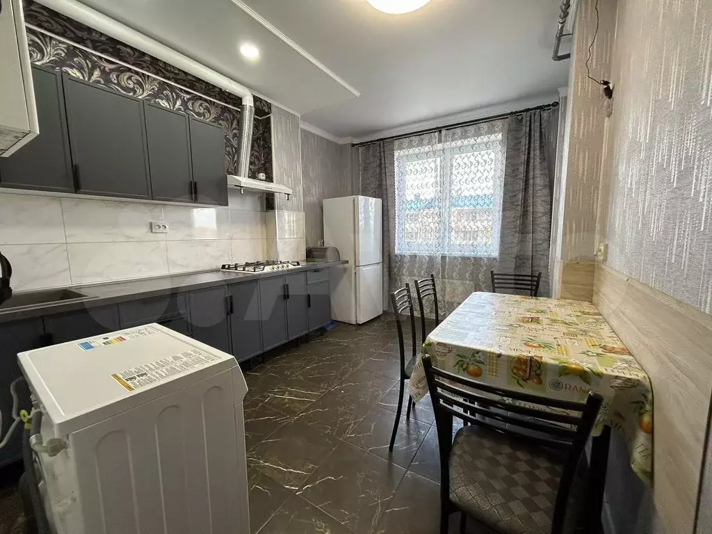 2-к. квартира, 60 м, 4/9 эт. - Фото 0