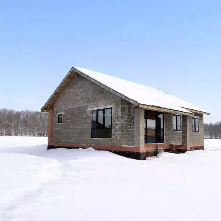 Дом в Башкортостан, Стерлитамакский район, Казадаевский сельсовет, с. ... - Фото 2