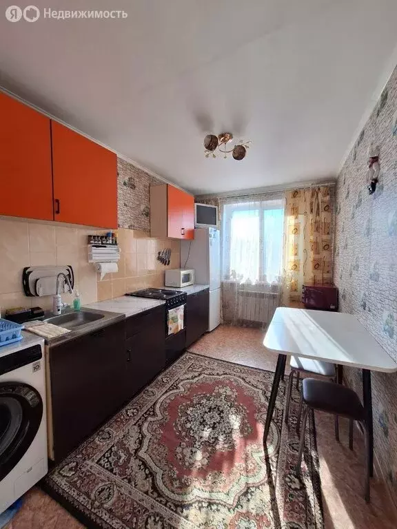 3-комнатная квартира: Райчихинск, Комсомольская улица, 9А (68.1 м) - Фото 1