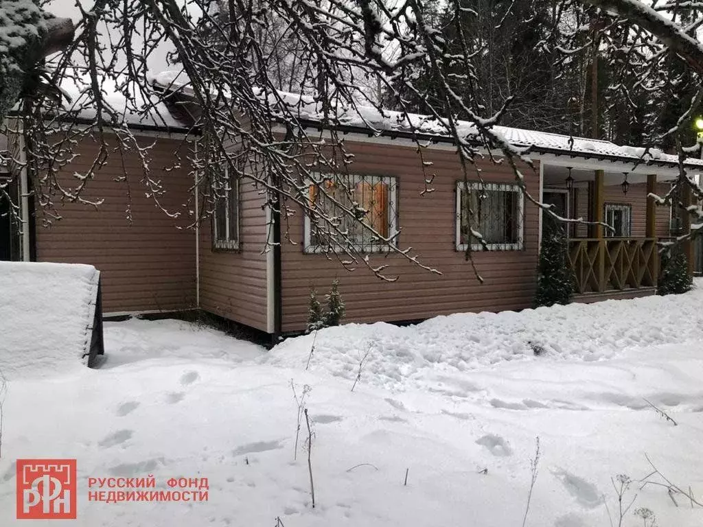 Дом в Ленинградская область, Гатчинский район, Вырица пгт ул. Жертв .,  Купить дом Вырица, Гатчинский район, ID объекта - 50008987812