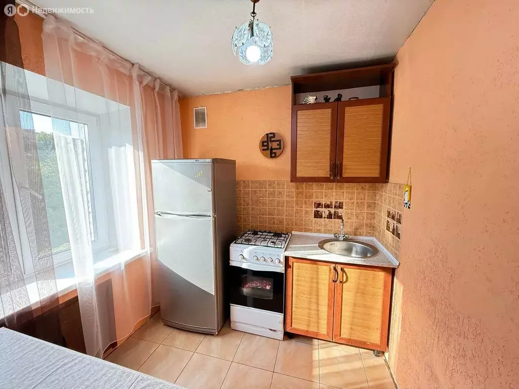 3-комнатная квартира: Саратов, Астраханская улица, 102 (55.8 м) - Фото 0