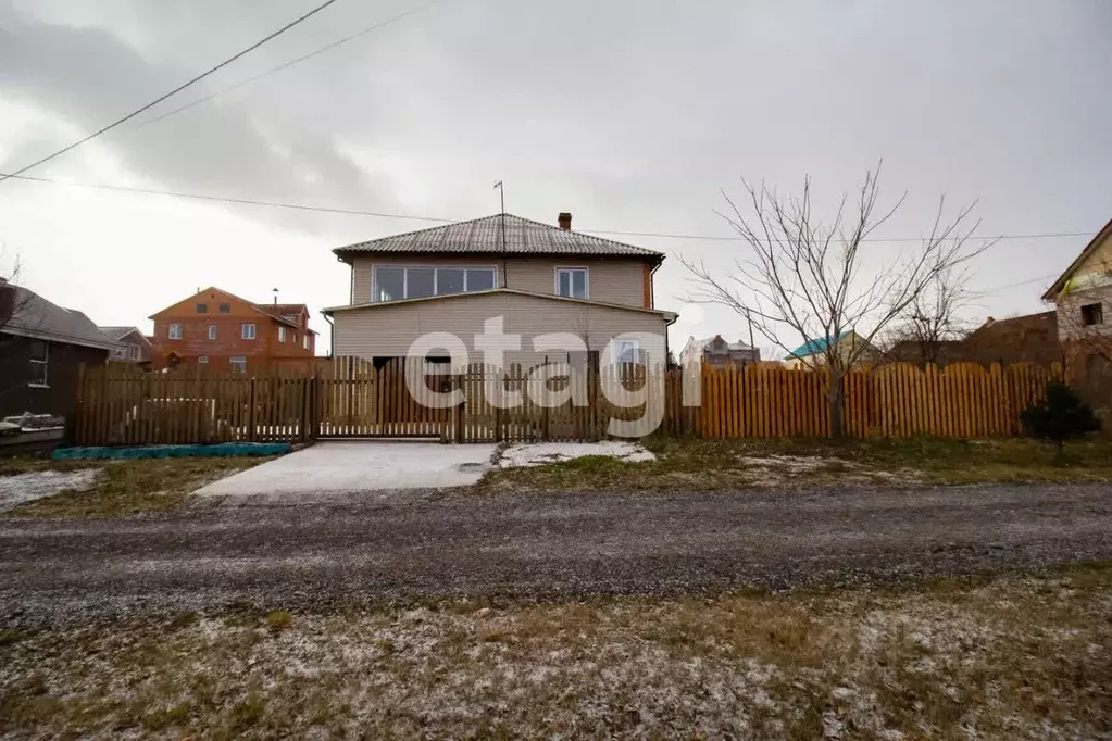 Дом в Красноярский край, Красноярск ул. Турчанинова (371 м) - Фото 0