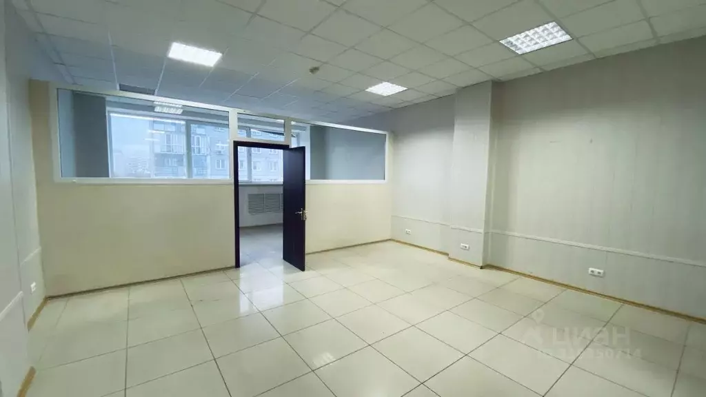 Офис в Омская область, Омск ул. 24-я Линия, 59 (51 м) - Фото 0